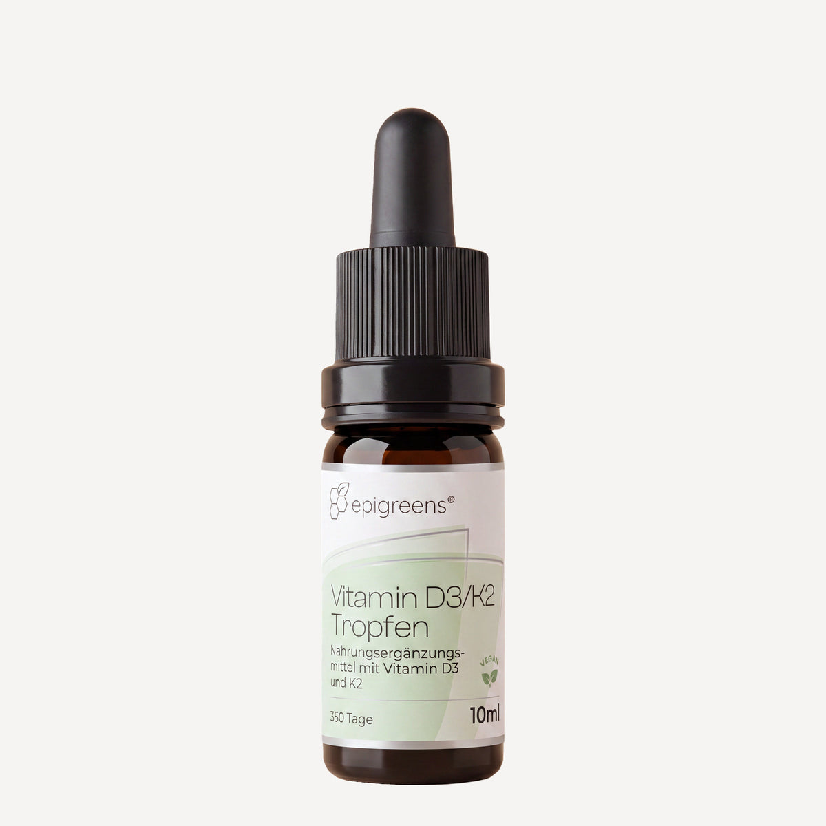 Vitamin D3/K2 Tropfen von epigreens® – Braunglasflasche 10 ml mit Pipette, Vorderseite mit Etikett